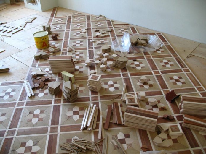 Namatay ang Artistic Parquet