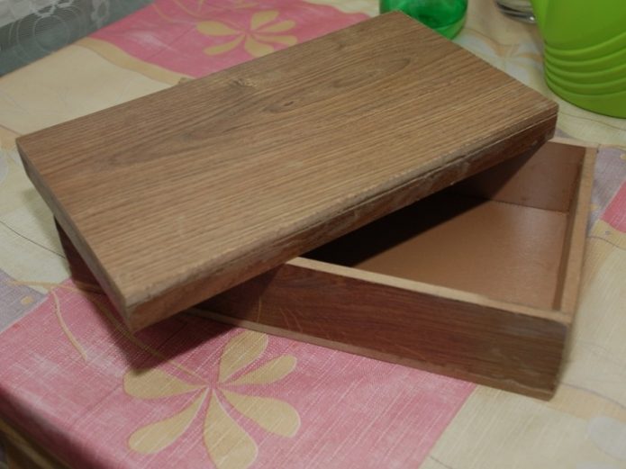 Laminate residue box