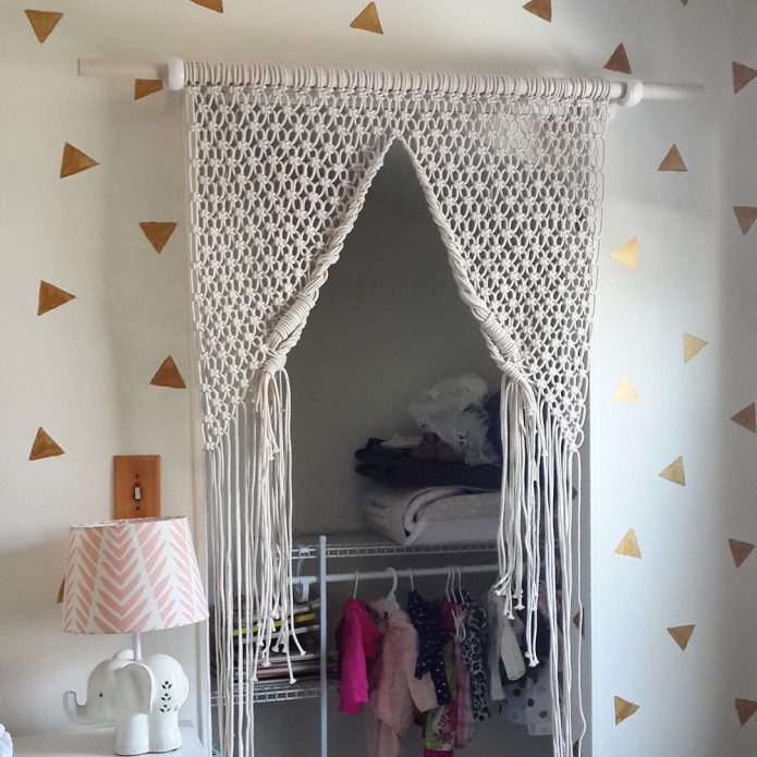 Macrame na kurtina sa nursery