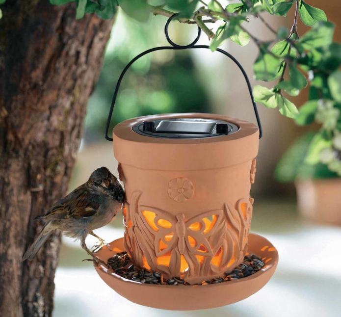 DIY bird feeder