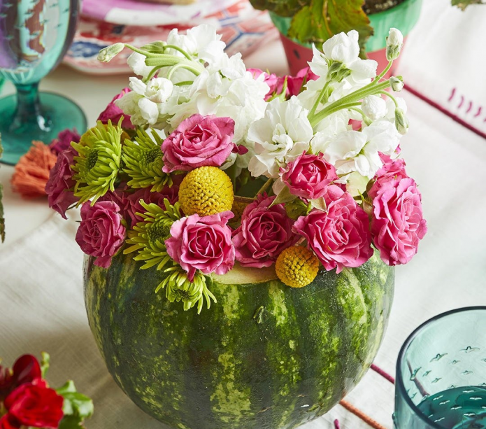 Elegant bouquet sa isang plorera ng pakwan